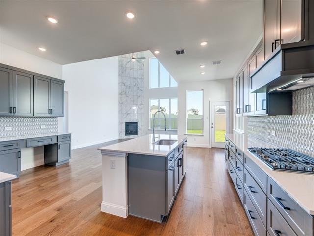 Building Photo - 604 Verona Dr