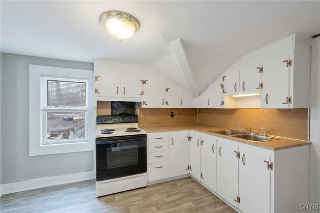 Building Photo - 19 Park St