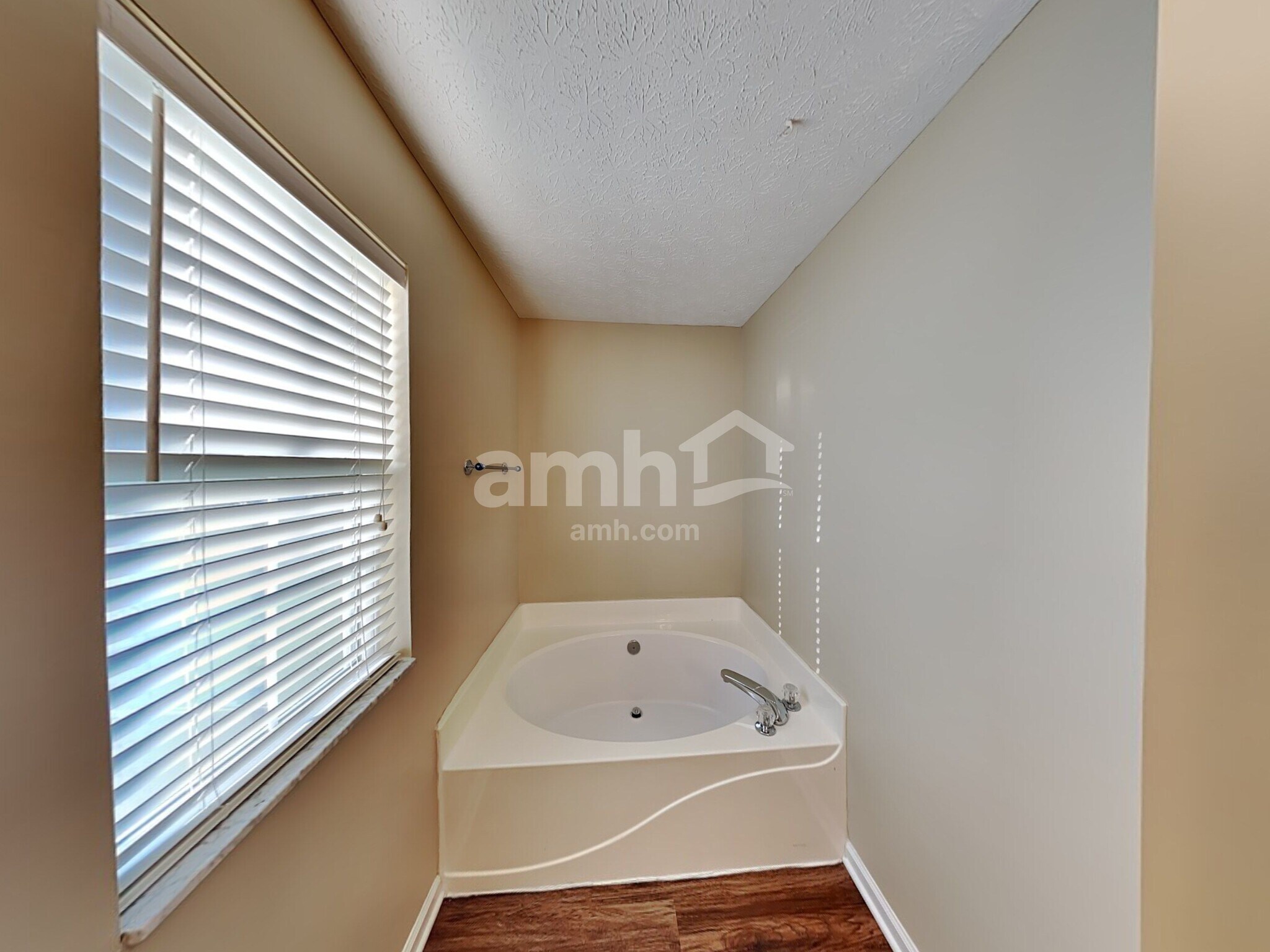 Building Photo - 1760 Navion Ct