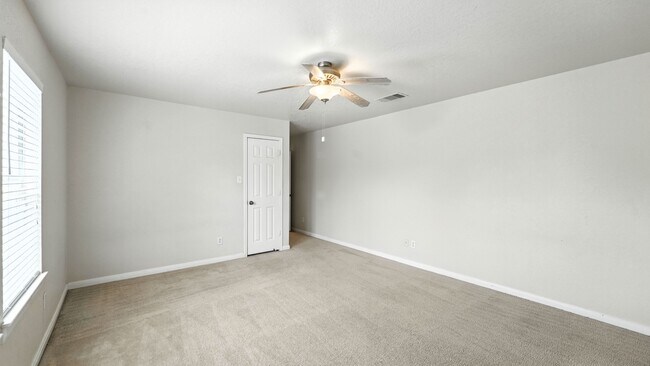 Building Photo - 4527 Summer Fall