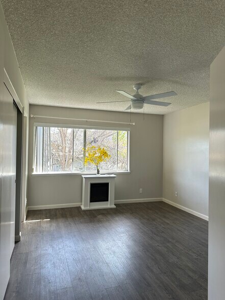 Building Photo - 17441 Caminito Baya