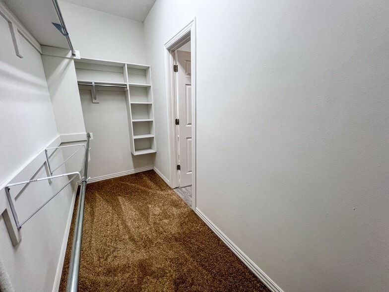 Building Photo - 6705 MARIBETTE RD