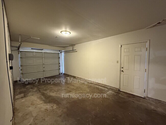 Building Photo - 6635 Chandler Dr
