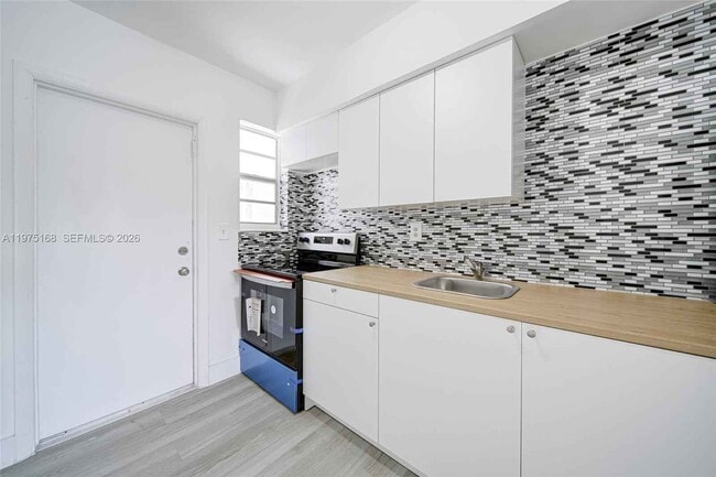 Building Photo - 6733 NW 2nd Ct