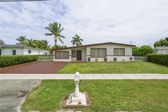 Building Photo - 3825 SW 33rd St