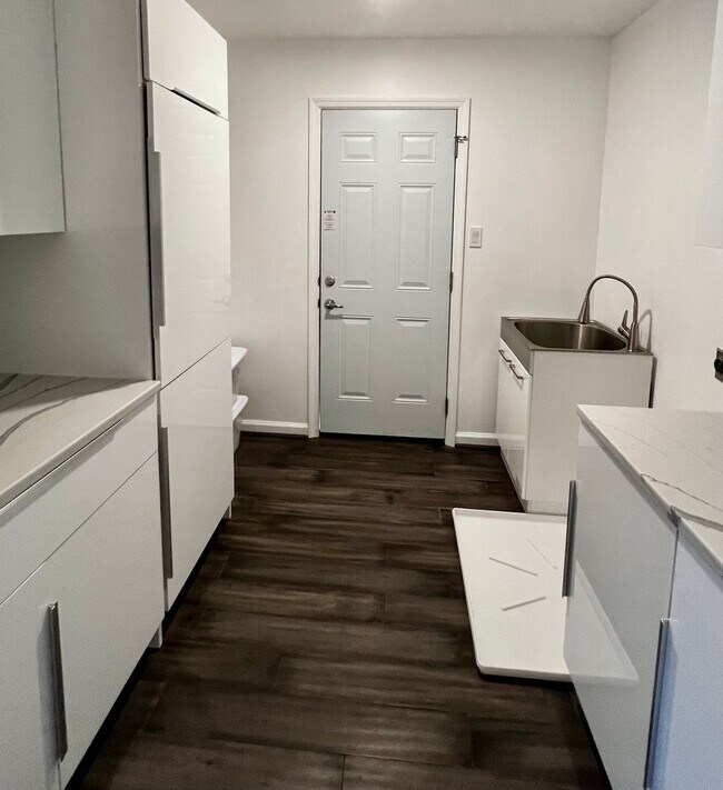 Building Photo - 9 Blue Marlin Cove