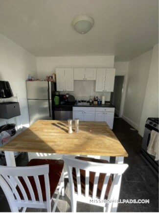 Building Photo - 40-42 Hillside St.