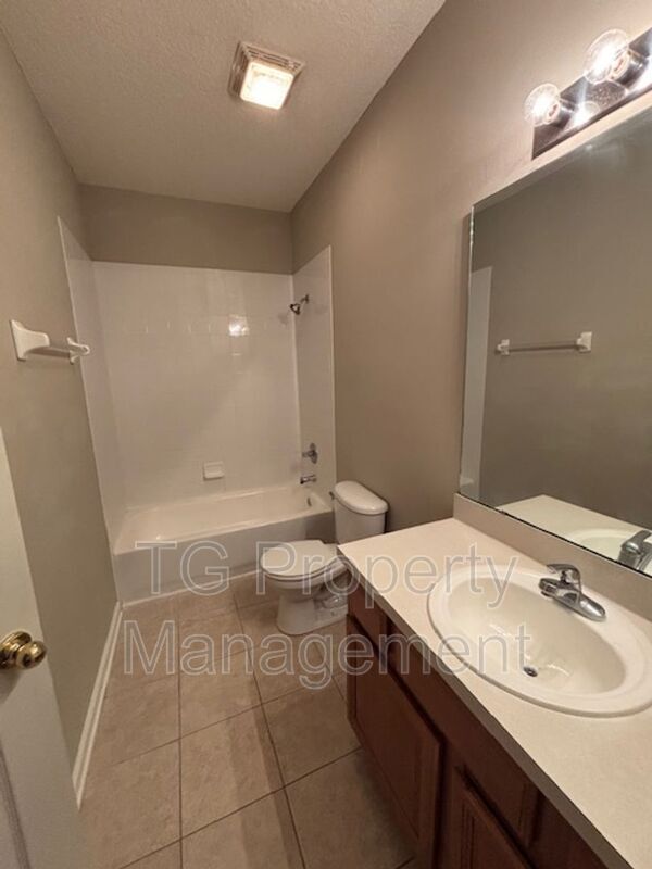Building Photo - 7175 Deerfoot Cir
