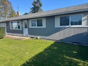 Building Photo - Check out this great 4 bedroom home!