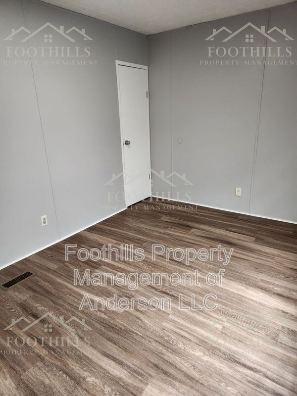 Building Photo - 100 P-9-121