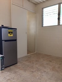 Building Photo - Punchbowl: Renovated Small Studio with Was...