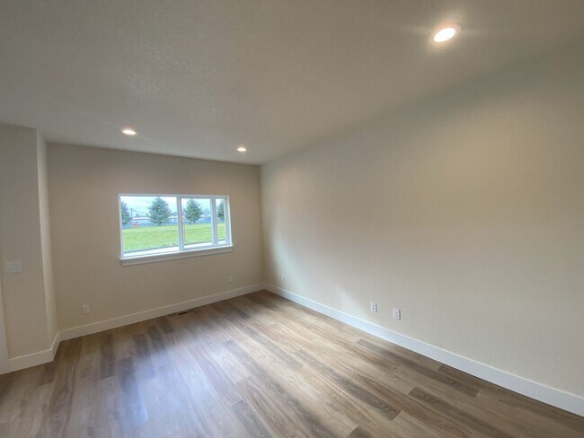 Building Photo - 2514Justine - FH