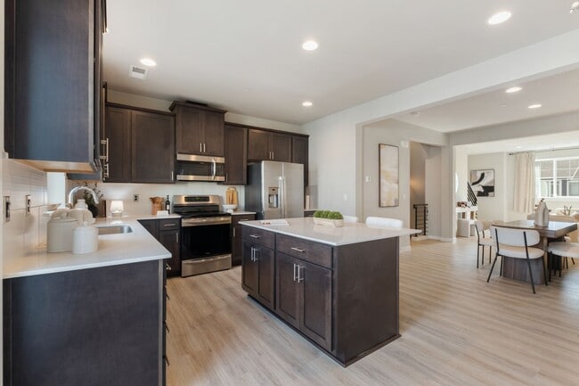 Building Photo - Spacious 3-Bed Townhome in Desirable Pond Community | Bothell - $3,200!!!