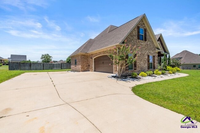 Building Photo - 1052 Chattahoochee Dr.