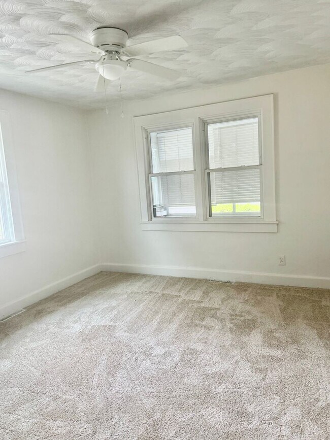 Building Photo - Remodeled 3 bedroom 1 bath home