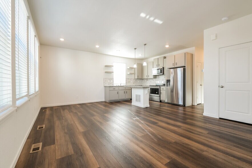 Building Photo - 18577 E 47th Pl