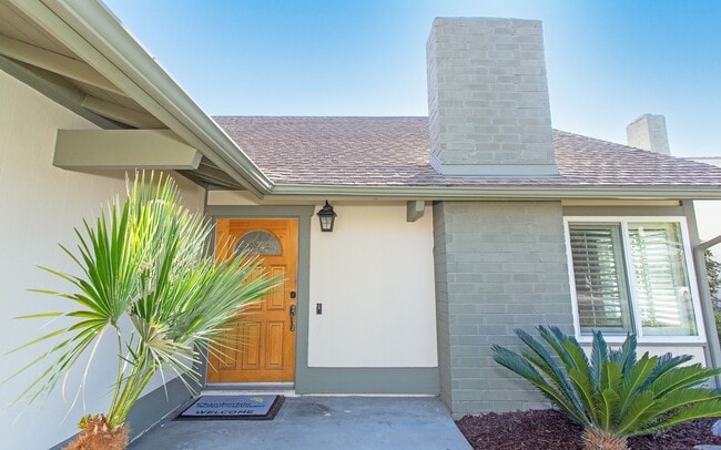 Building Photo - Wonderful 4 bedroom home in San Marcos!