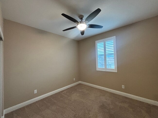 Building Photo - Modern 4BD Home in Brighton Landing | Solar | Bed & Bath Downstairs