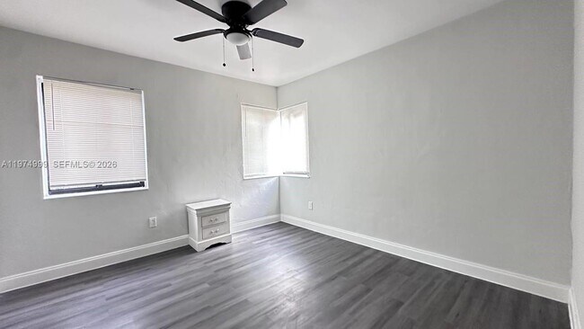 Building Photo - 320 SW 29th Rd