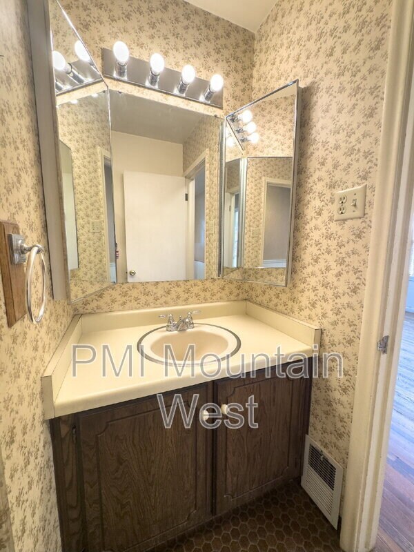 Building Photo - 2141 S 1700 E