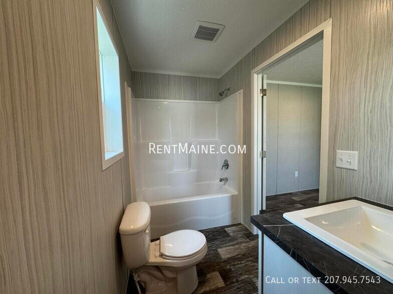 Building Photo - 168 A St