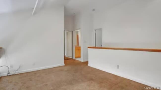 Building Photo - 6102 Villa Dr