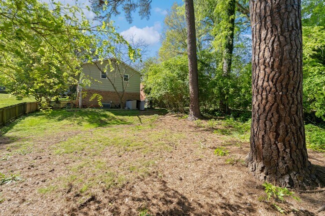 Building Photo - Beautiful 3 Bed 1 Bath Home in Lakewood with Finished Basement Area and Fenced Back Yard!!