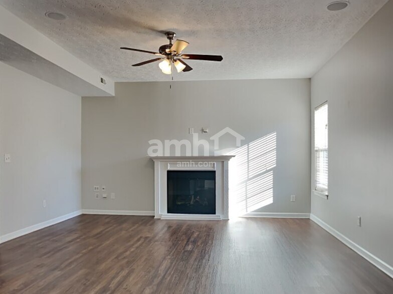 Building Photo - 5212 Man O War Dr