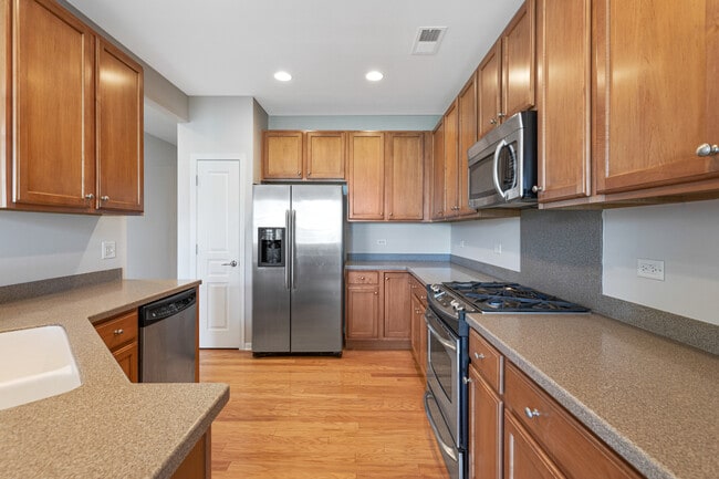 Building Photo - 13260 Red Alder Ave