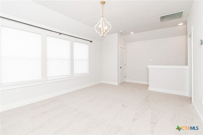 Building Photo - 308 Saturnia Dr