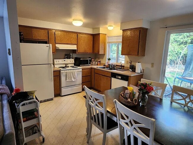 Building Photo - 5175