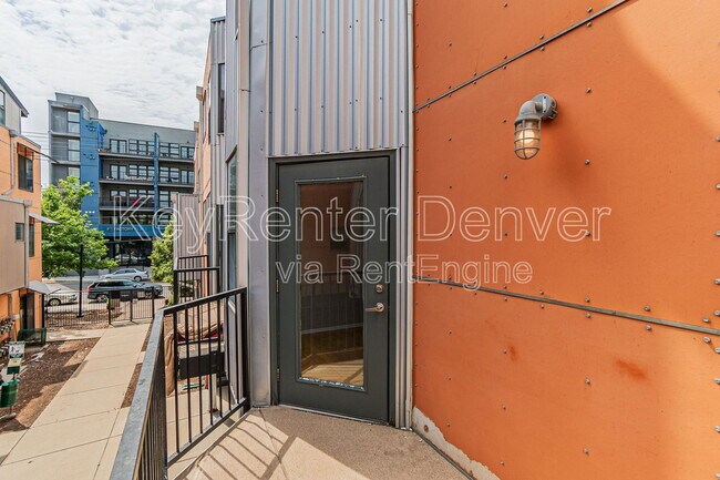 Building Photo - 3149 Blake St