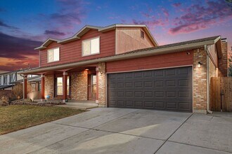 Building Photo - Spacious Home Wi/Large Fenced Yard + Covered Patio + Easy Denver/Boulder Commute