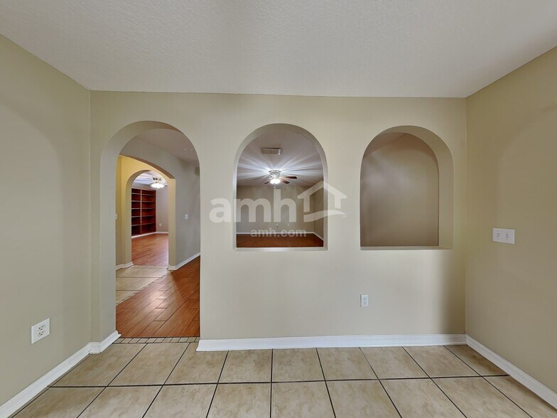 Building Photo - 1605 Pickard Cir