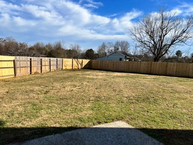 Building Photo - 204 Franklin Sq - Beautifully Updated Home in Bonaire