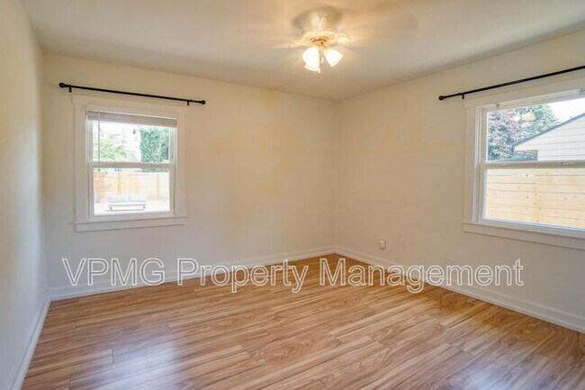 Building Photo - 3113 Yeoman Ave