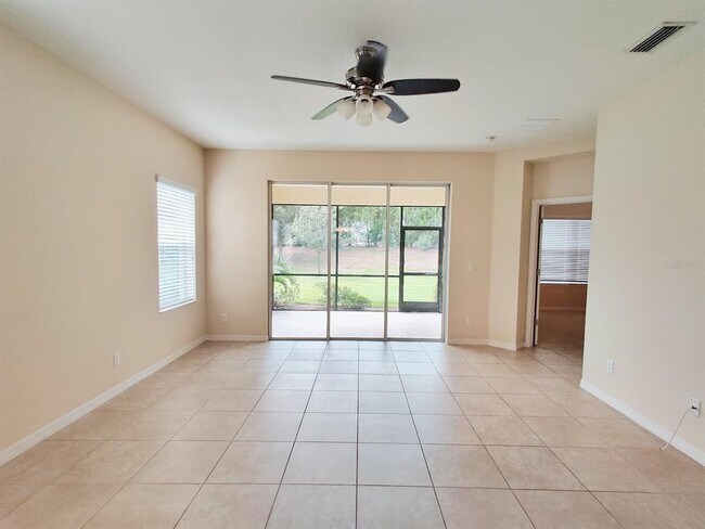 Building Photo - 12256 Longview Lake Cir