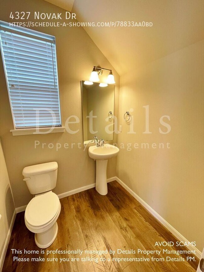 Building Photo - 4327 Novak Dr SW