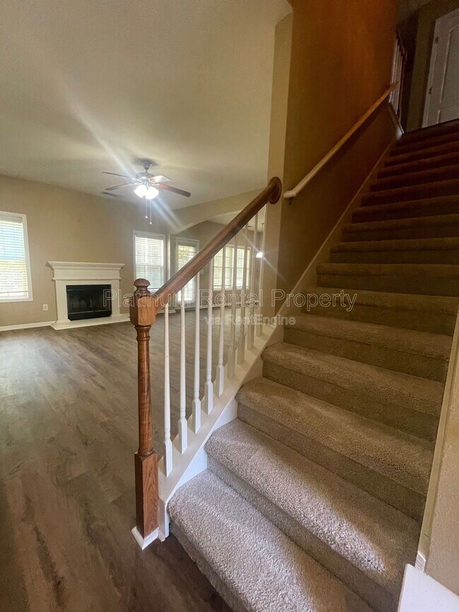 Building Photo - 6583 Silk Tree Pointe