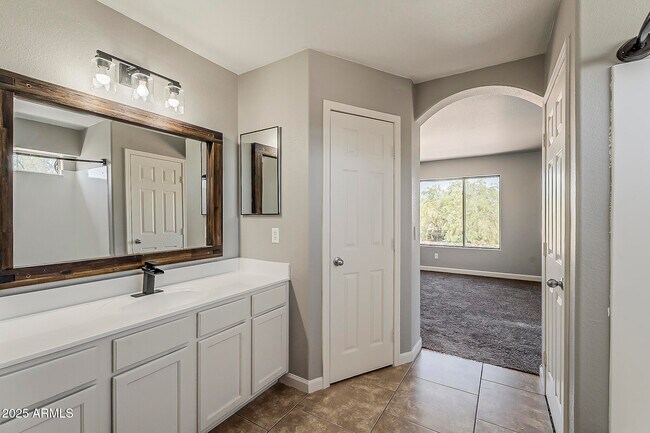 Building Photo - 21928 N Braden Rd