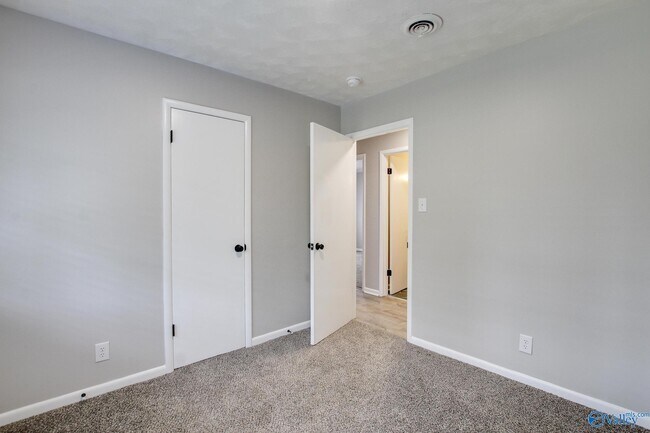 Building Photo - 629 Dawson Terrace NW