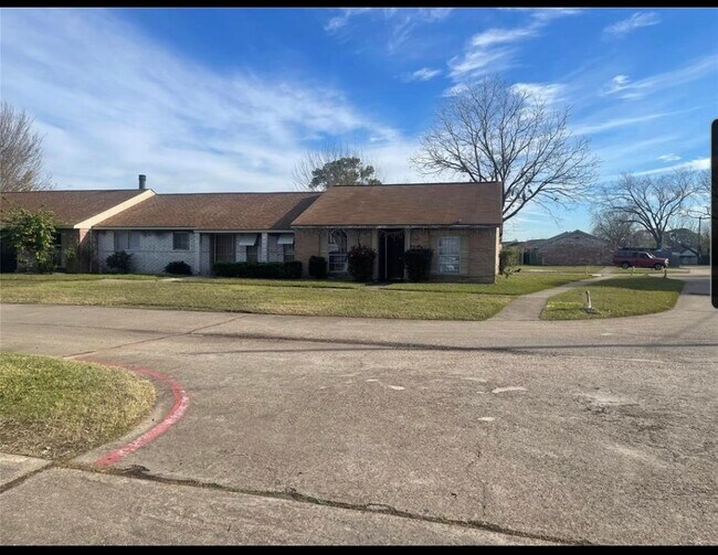 Building Photo - 15221 Buckle Ln
