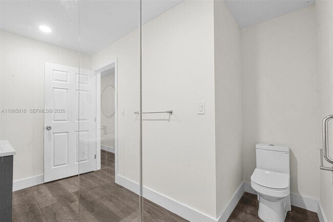 Building Photo - 1730 Acapulco Dr