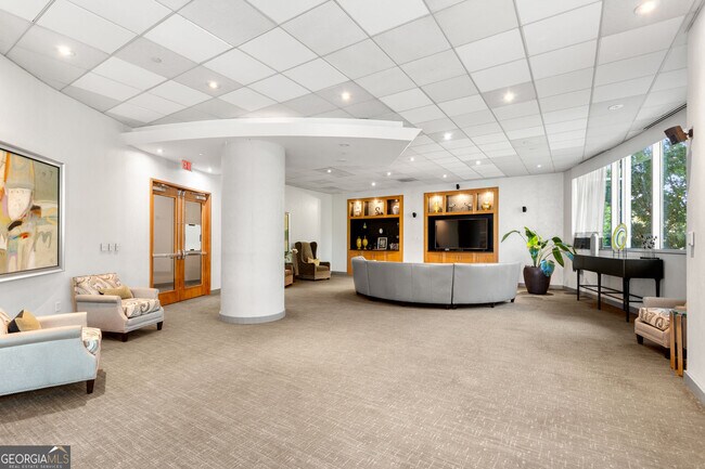 Building Photo - 3338 Peachtree Rd NE