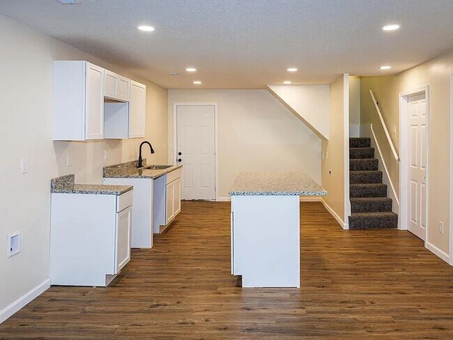 Building Photo - Fully remodeled home for rent!