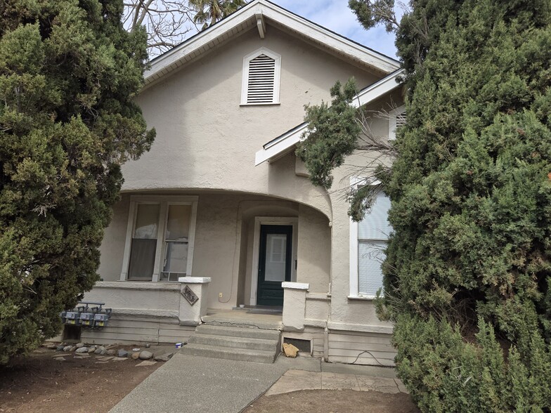 Shared entrance. Unit #2 on right. - 308 Solano St