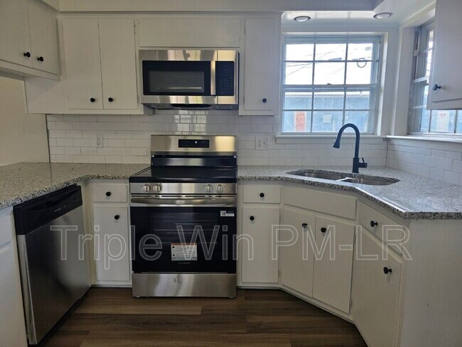 Building Photo - 1408 Johnson St