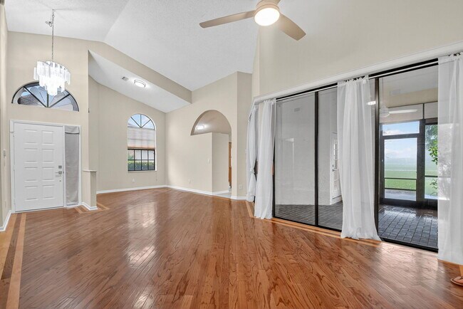Building Photo - 8081 Cassia Dr
