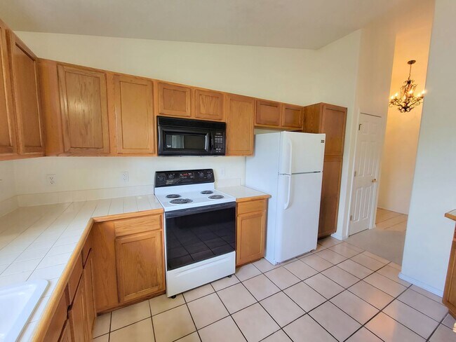 Building Photo - 3650 Strawberry Field Grove