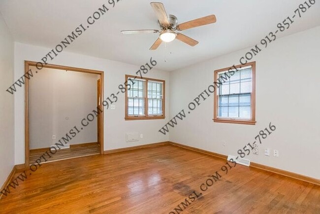 Building Photo - Close to downtown OP!!! Includes Water, El...